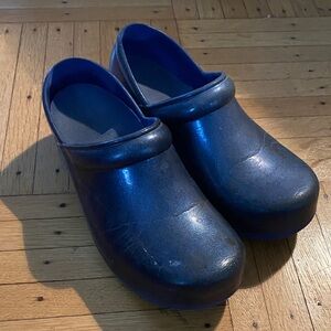 UNISEX Blue Clogs
